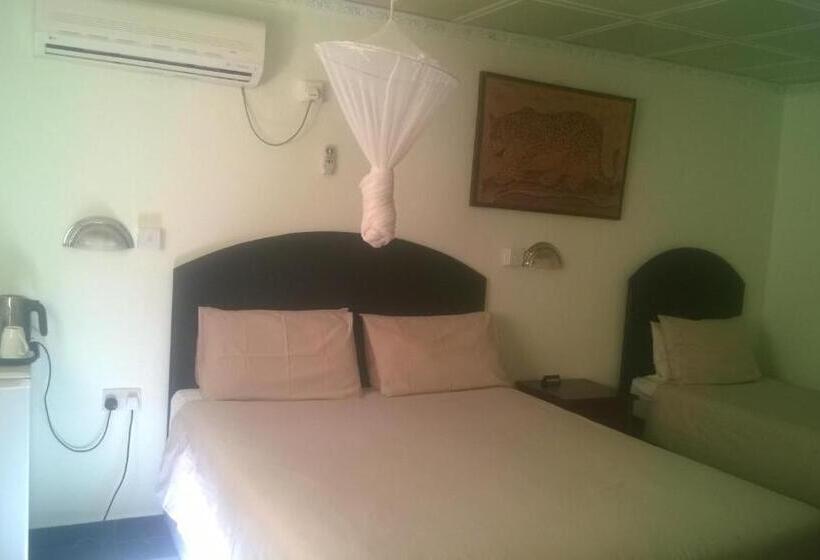 اتاق خانوادگی, Gloria S Bed And Breakfast