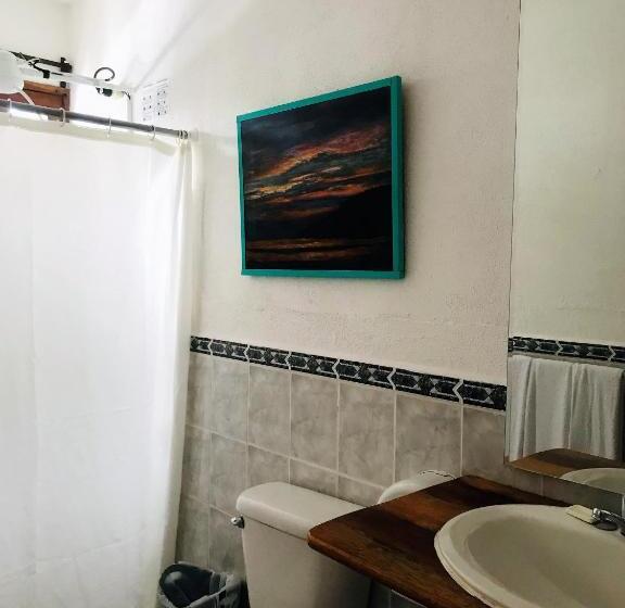 اتاق استاندارد سه نفره, Hc Liri