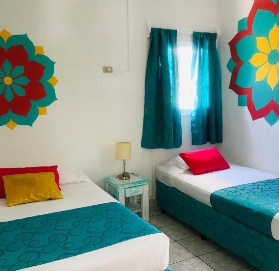 اتاق استاندارد سه نفره, Hc Liri