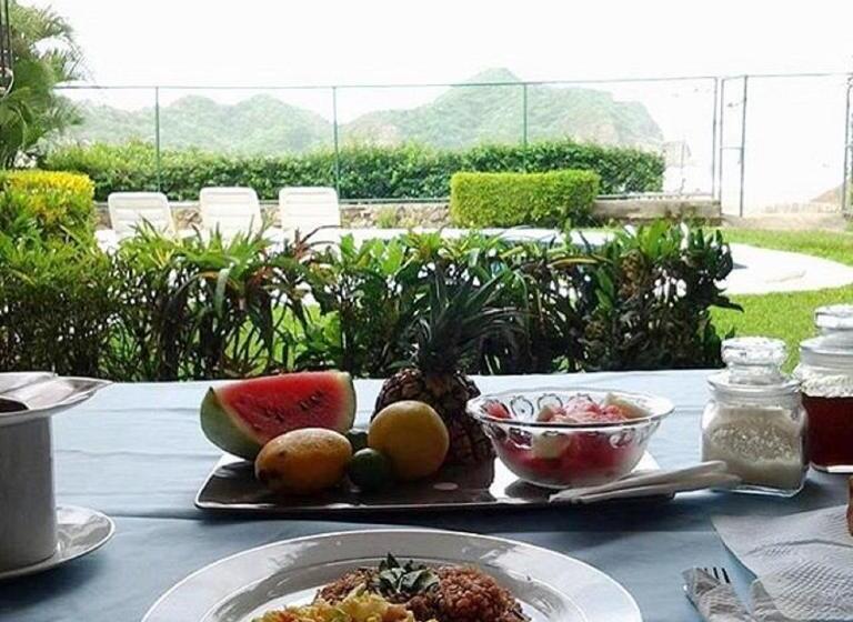 اتاق سوپریور چهار تخته, Hc Liri