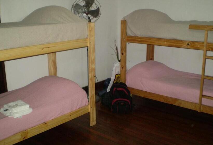 ルームシェアのワンベッド, Hostel Marino Rosario