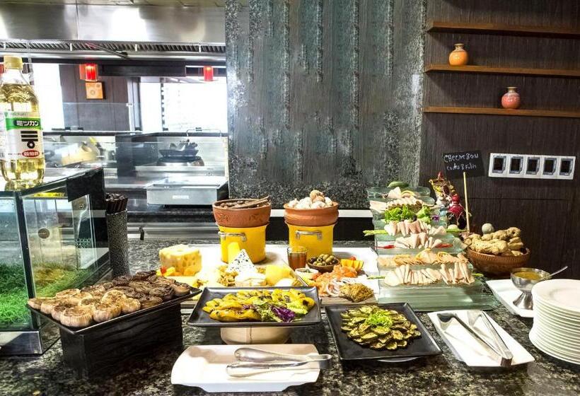 اتاق لوکس با تخت بزرگ, Amari Dhaka