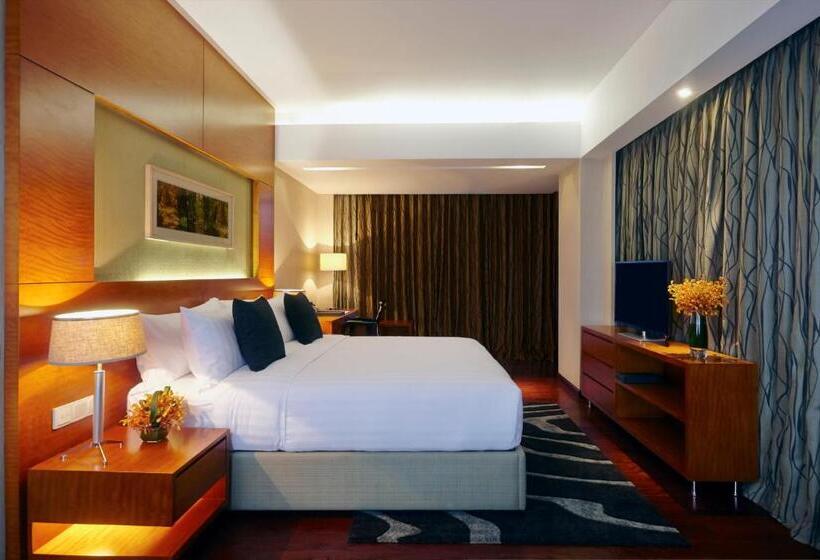 اتاق لوکس با تخت بزرگ, Amari Dhaka