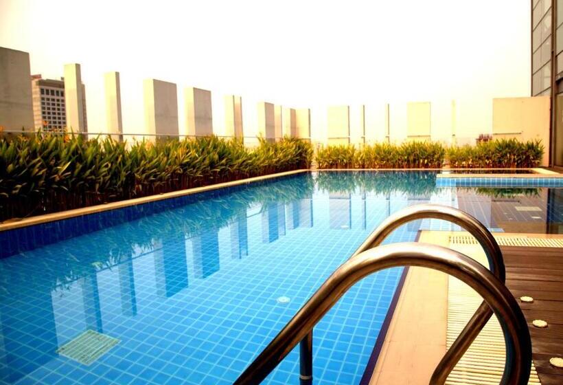 سوییت جونیور, Amari Dhaka