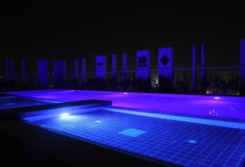 سوییت جونیور, Amari Dhaka