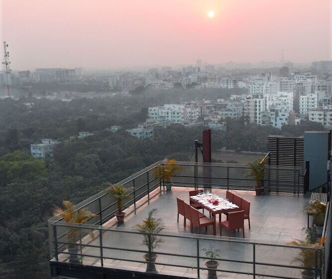 استودیوی لوکس, Amari Dhaka