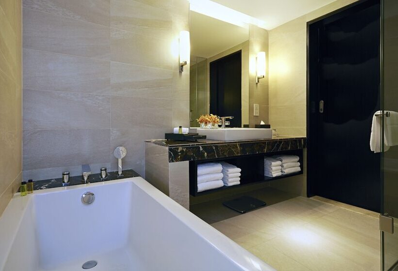 سوییت جونیور, Amari Dhaka