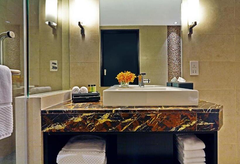 اتاق لوکس با تخت بزرگ, Amari Dhaka