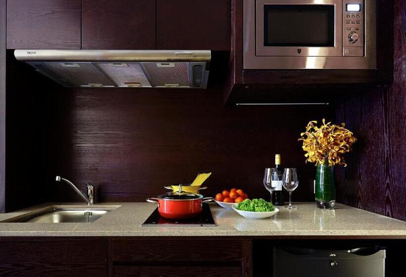 سوییت جونیور, Amari Dhaka