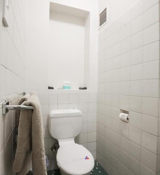 חדר משפחתי, Gosford