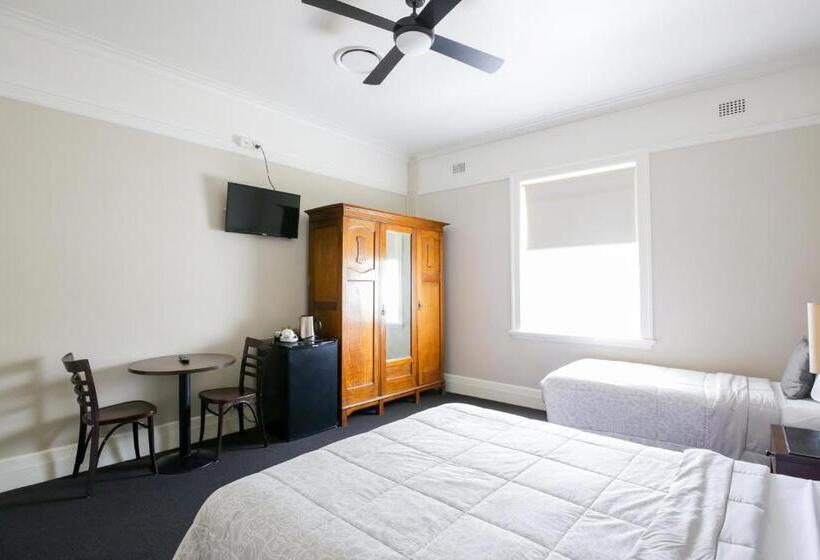 חדר משפחתי, Gosford