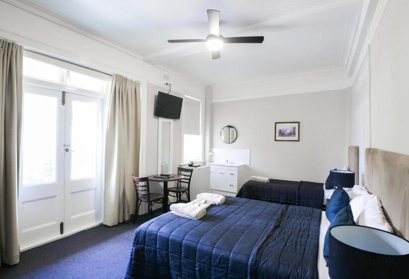 חדר משפחתי, Gosford