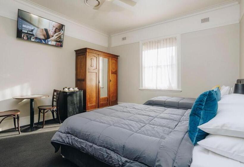 חדר משפחתי, Gosford