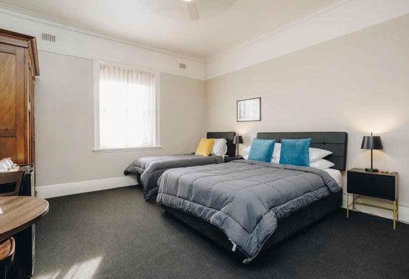 חדר משפחתי, Gosford