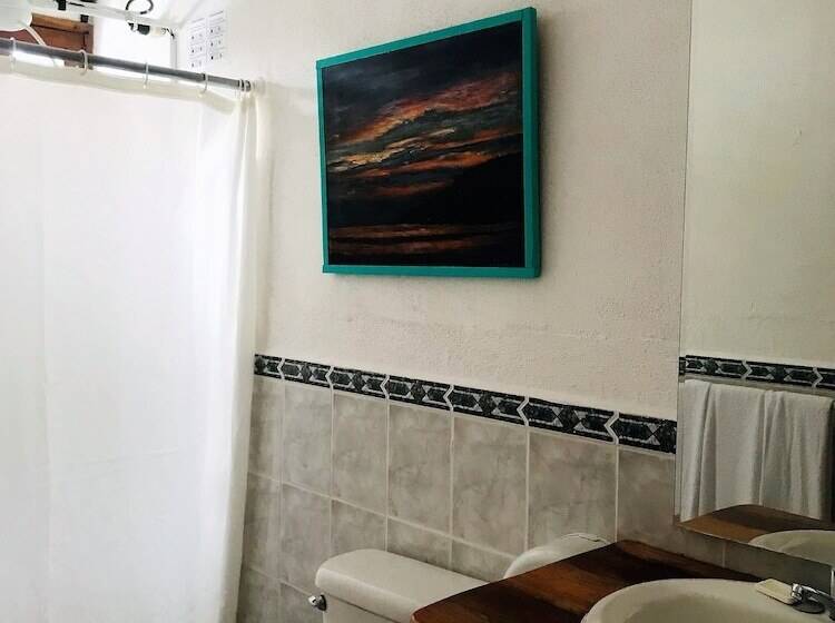 اتاق سوپریور با چشم‌انداز, Hc Liri