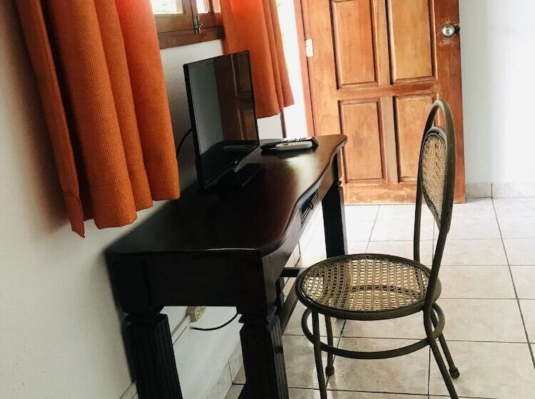 اتاق سوپریور چهار تخته, Hc Liri