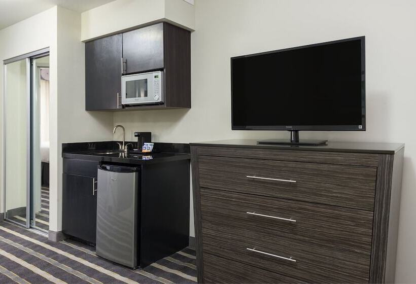 Люкс Адаптированный для Инвалидов, Holiday Inn Express And Suites Norman, An Ihg