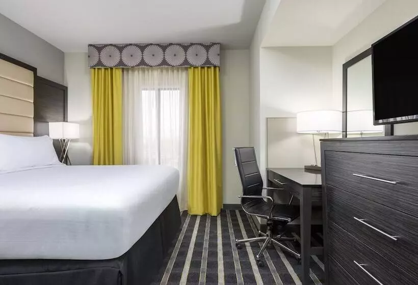 身障者適用スイートルーム, Holiday Inn Express And Suites Norman, An Ihg