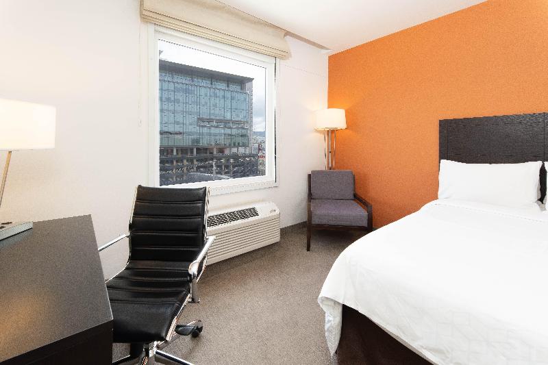 اتاق استاندارد با تخت بزرگ, Holiday Inn Express Tegucigalpa, An Ihg