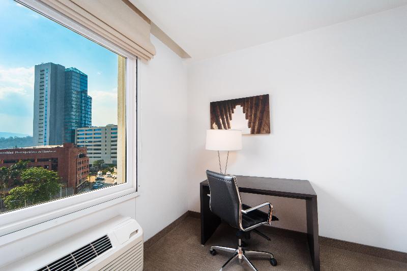 اتاق استاندارد با تخت بزرگ برای معلولان, Holiday Inn Express Tegucigalpa, An Ihg