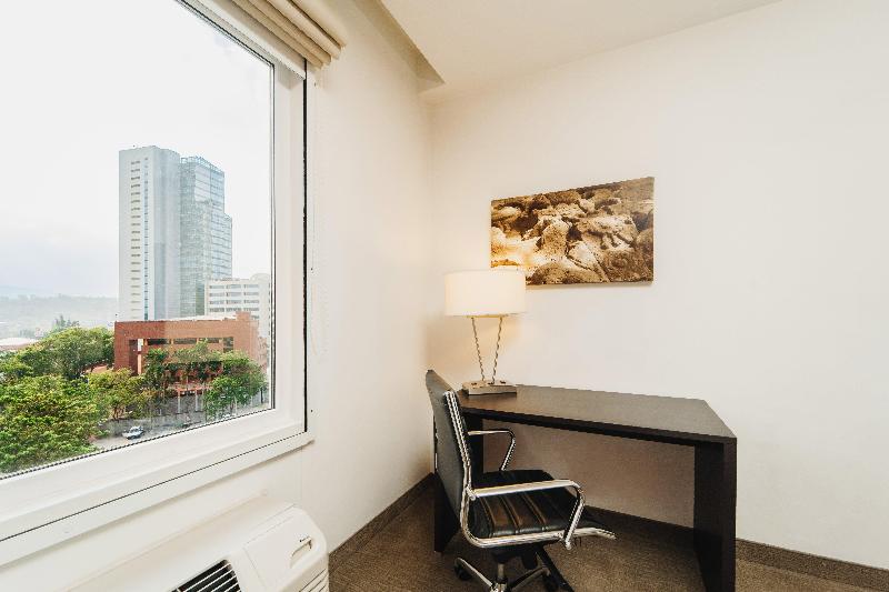 اتاق استاندارد با تخت بزرگ برای معلولان, Holiday Inn Express Tegucigalpa, An Ihg