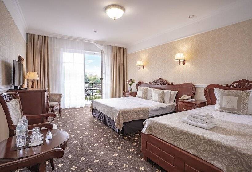 غرفة سوبيريور ثلاثية, Kavalier Boutique