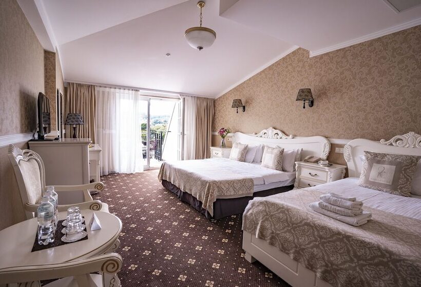 غرفة سوبيريور ثلاثية, Kavalier Boutique