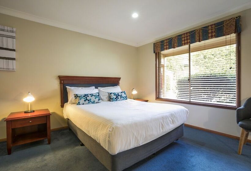 ファミリーステューディオ, Nightcap At Federal Hotel Toowoomba