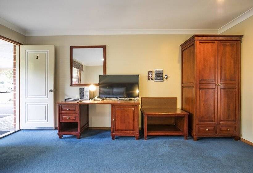 ファミリーステューディオ, Nightcap At Federal Hotel Toowoomba