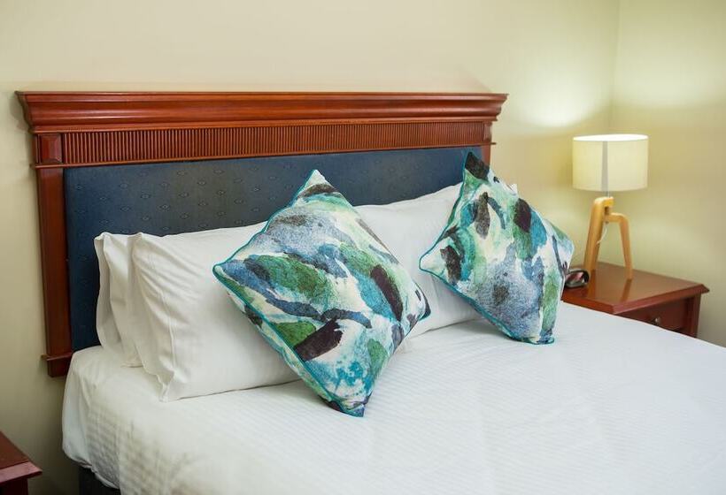 ファミリーステューディオ, Nightcap At Federal Hotel Toowoomba