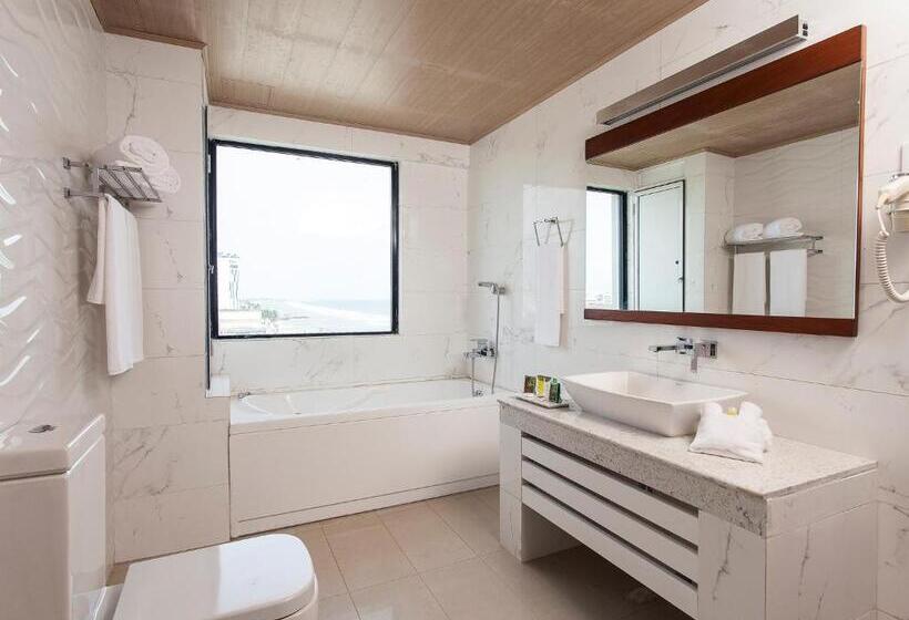 스탠다드 스튜디오 바다 전망, The Ocean Colombo