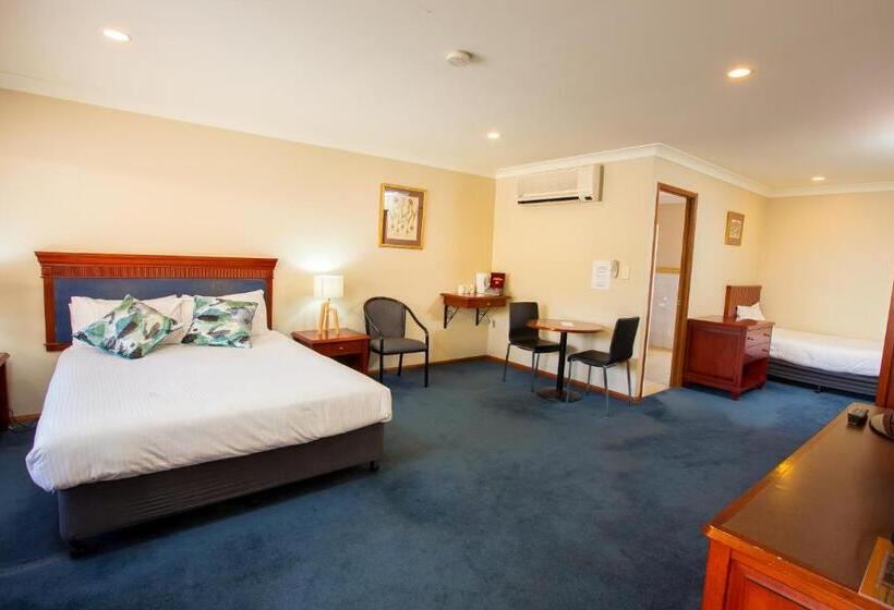 スタンダードスタジオ, Nightcap At Federal Hotel Toowoomba