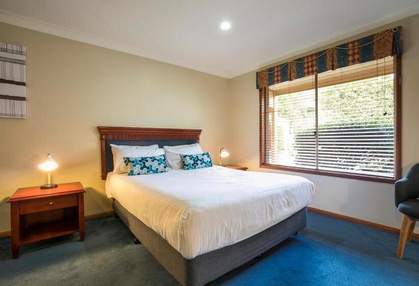 スタンダードスタジオ, Nightcap At Federal Hotel Toowoomba