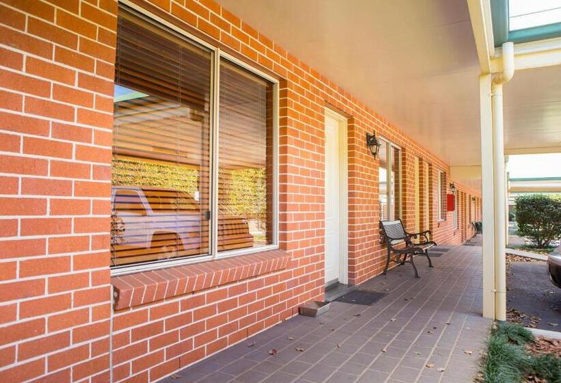 スタンダードスタジオ, Nightcap At Federal Hotel Toowoomba