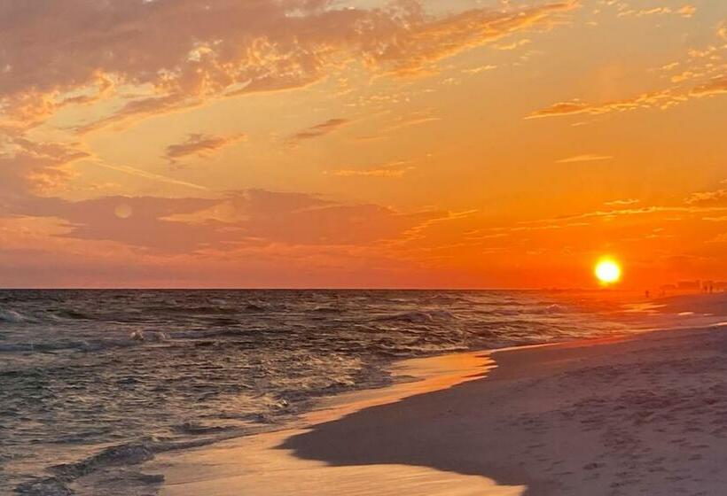 شقة 3 غرف, Seaview Villas   Seas The Day On 30a