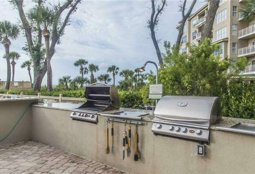 דירת חדר, Hampton Place 5501