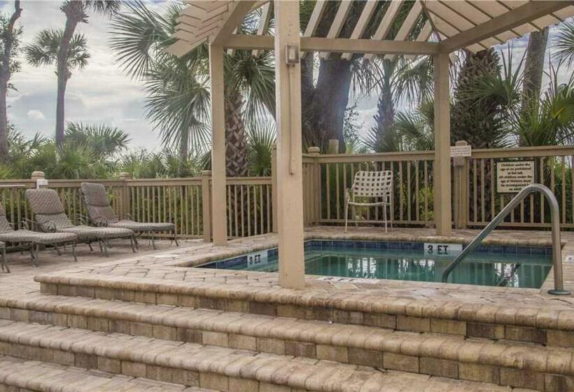 דירת חדר, Hampton Place 5501