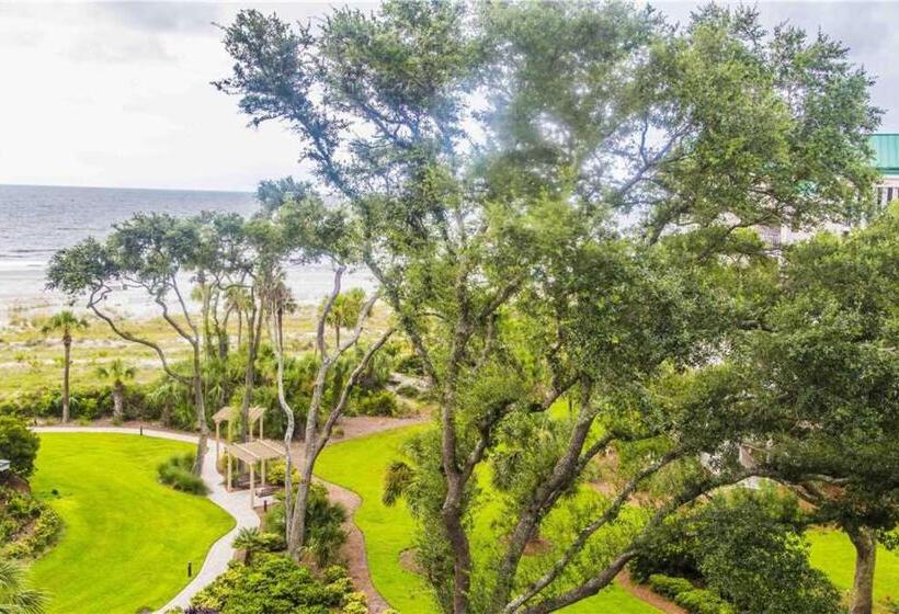 דירת חדר, Hampton Place 5501