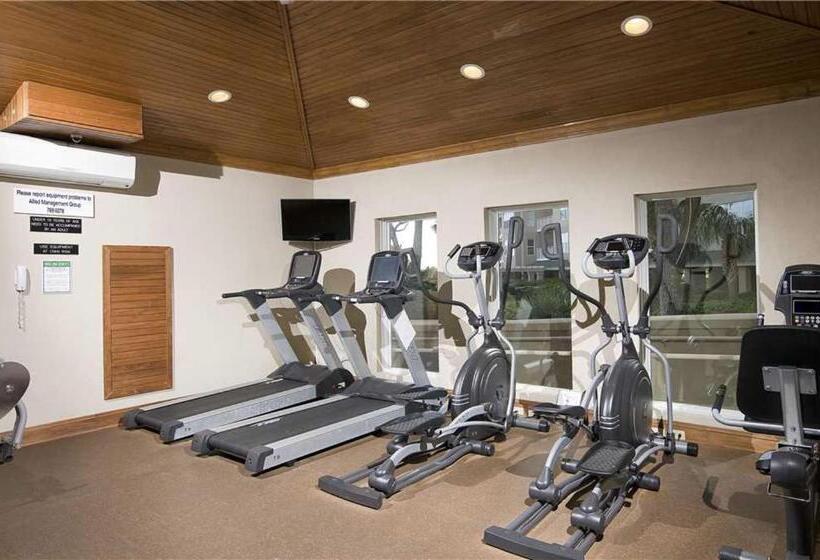 דירת חדר, Hampton Place 5501