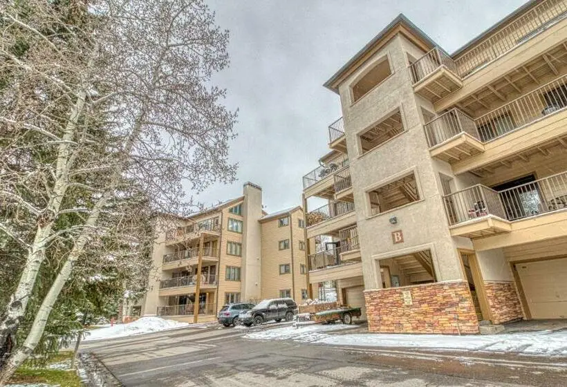 Huoneisto 2 Makuuhuonetta, 2 Bed 2 Bath Apartment In Avon