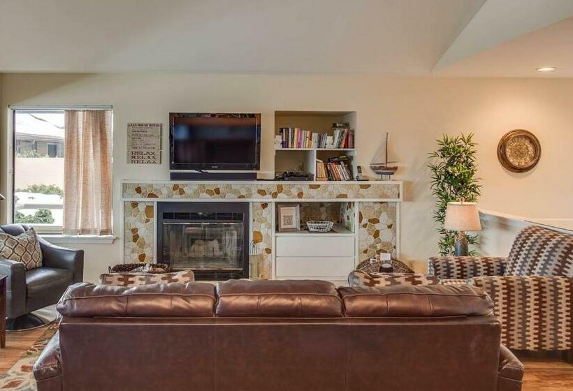 Апартаменты 3 Спальни, Wapato Point Halmalka Condo 511a