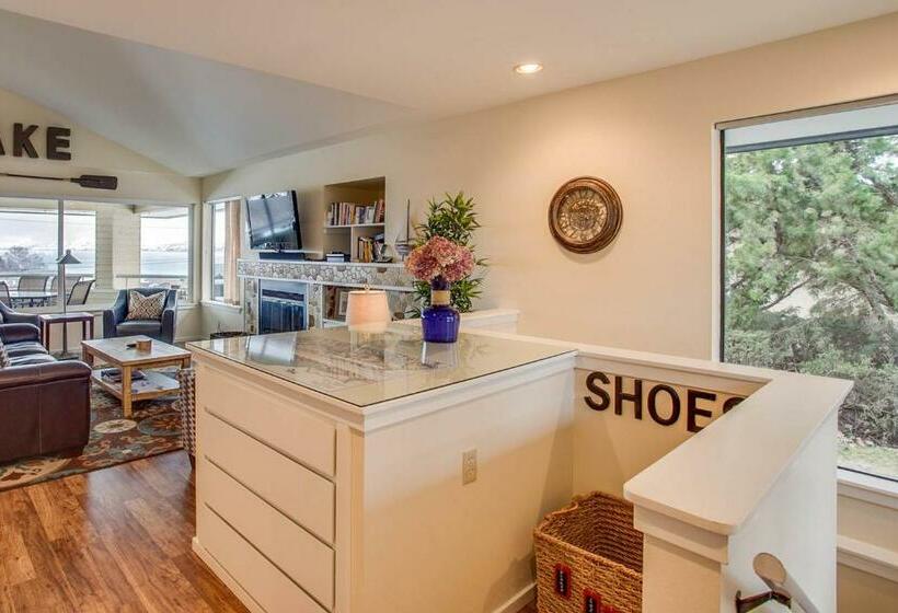 Апартаменты 3 Спальни, Wapato Point Halmalka Condo 511a