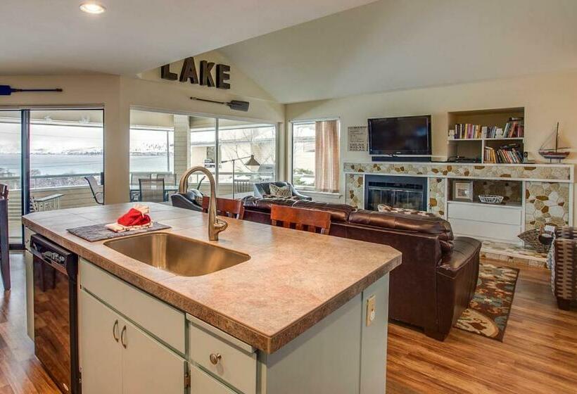 Апартаменты 3 Спальни, Wapato Point Halmalka Condo 511a