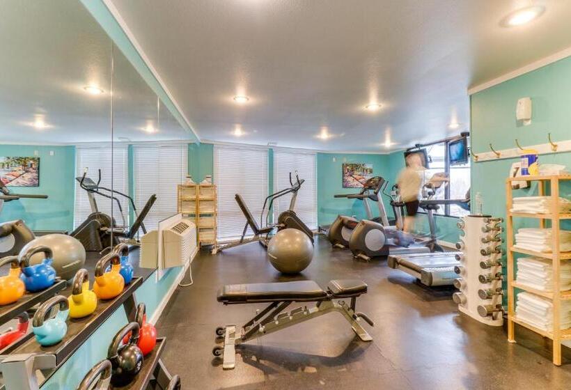 Апартаменты 3 Спальни, Wapato Point Halmalka Condo 511a