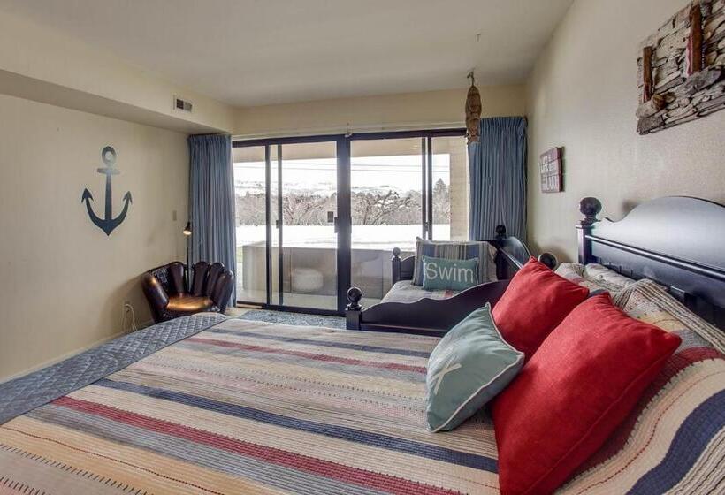 Апартаменты 3 Спальни, Wapato Point Halmalka Condo 511a