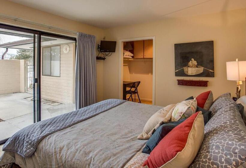 Апартаменты 3 Спальни, Wapato Point Halmalka Condo 511a