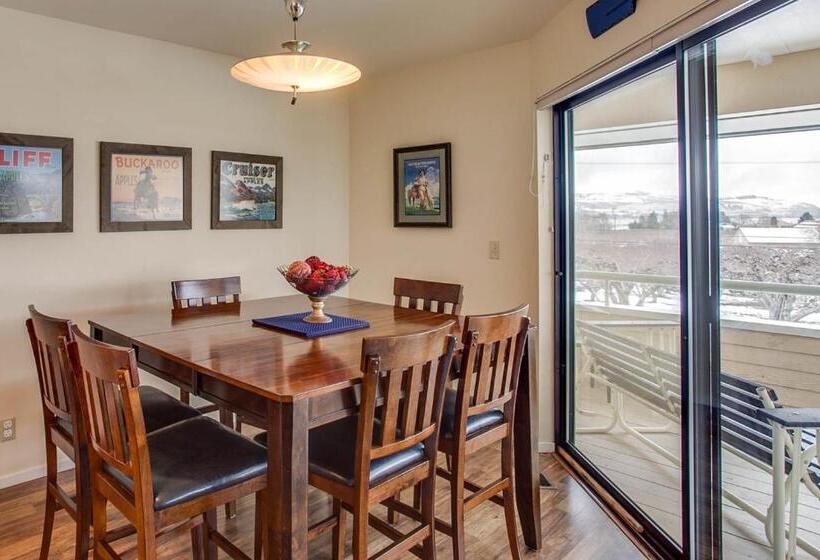 Апартаменты 3 Спальни, Wapato Point Halmalka Condo 511a