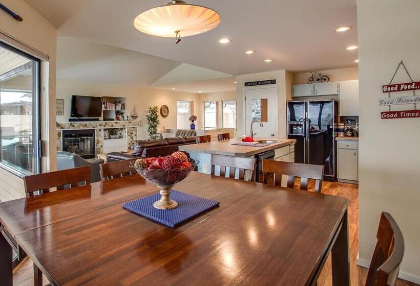 Апартаменты 3 Спальни, Wapato Point Halmalka Condo 511a