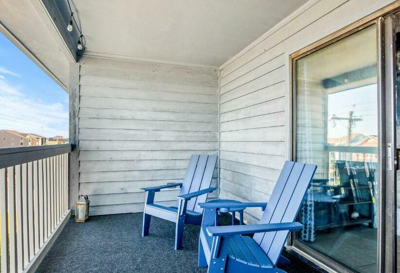 דירת חדר, Coastal Comforts