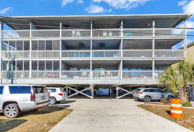 דירת חדר, Coastal Comforts